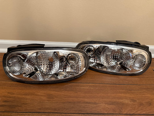 NA Miata Clear Taillights (NOT PERFECT) chip on left side+paint chip on right side