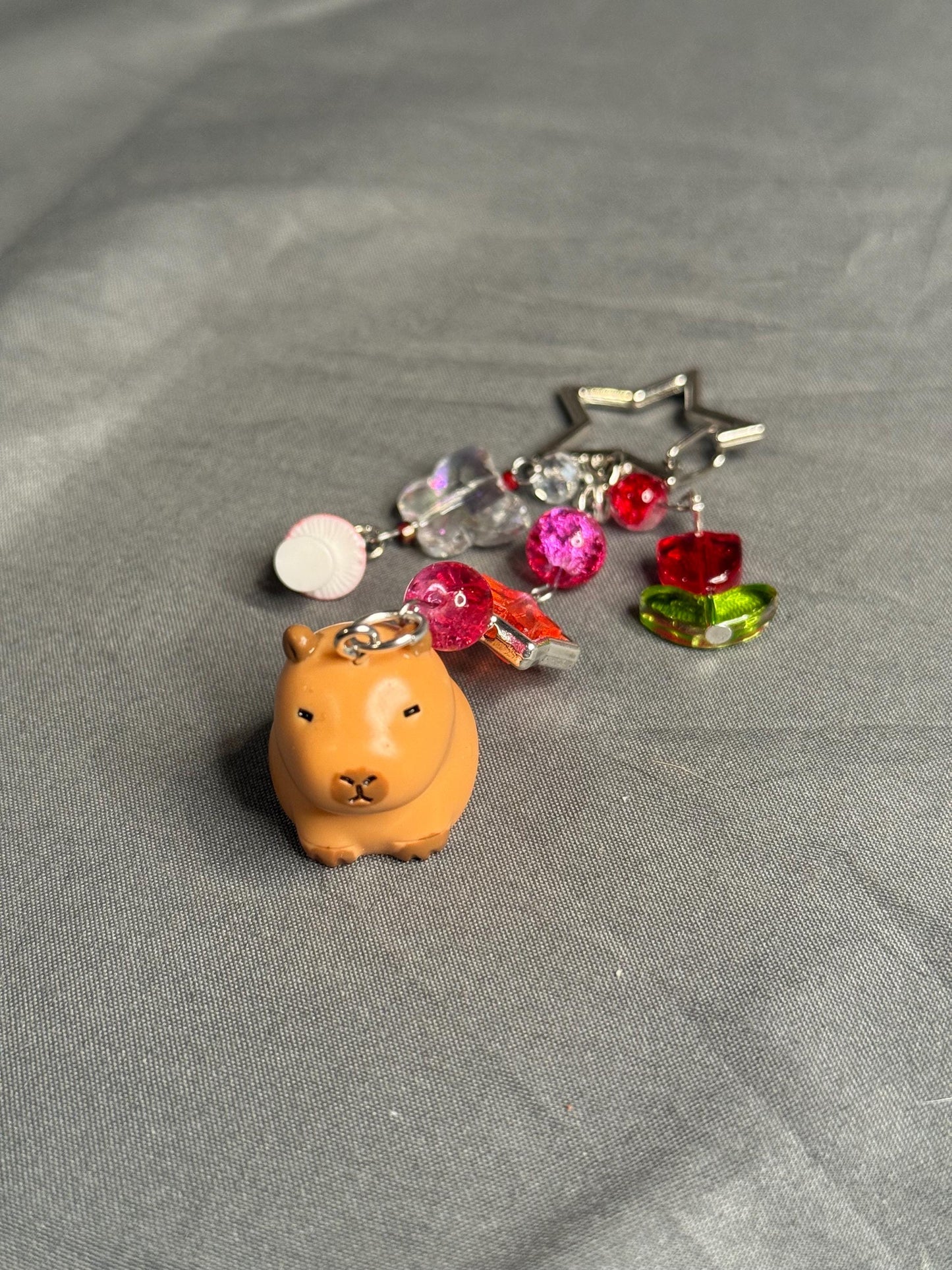 Capybara Keychain-Red w/ Star Clip